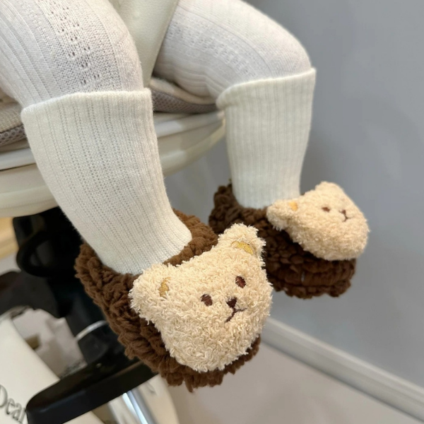 CozyToes Baby Grip Socks – Soft Non-Slip Comfort – Lifestyle | Toki Toy Box