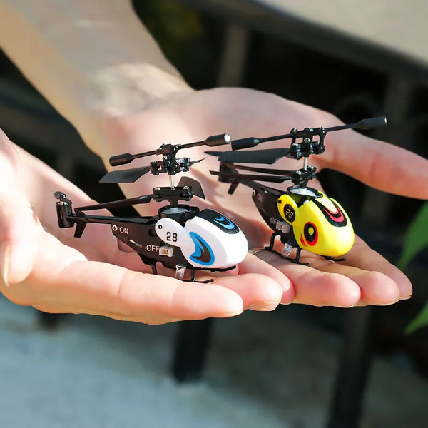 Mini RC Helicopter – Crash-Resistant Flying Toy