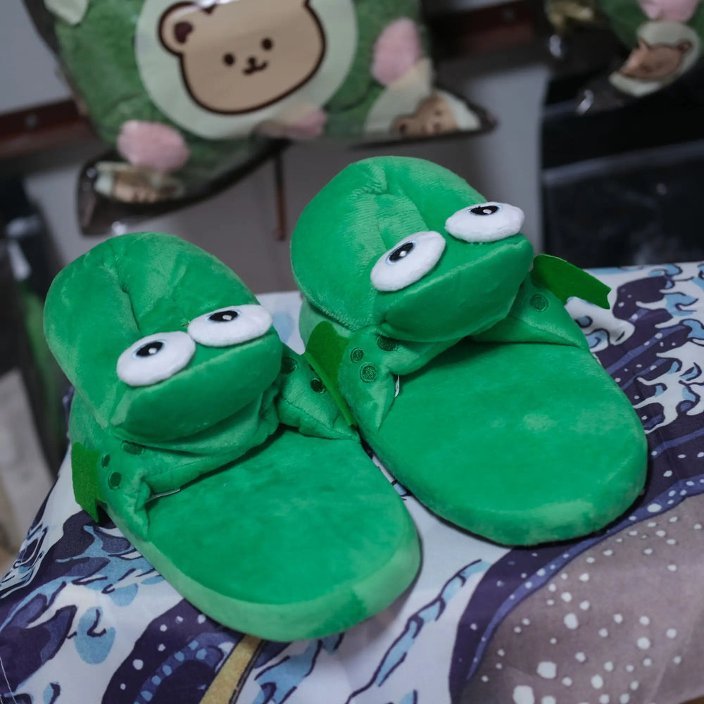 Crocodile Slippers – Funny Moving Mouth Cozy Home Shoes