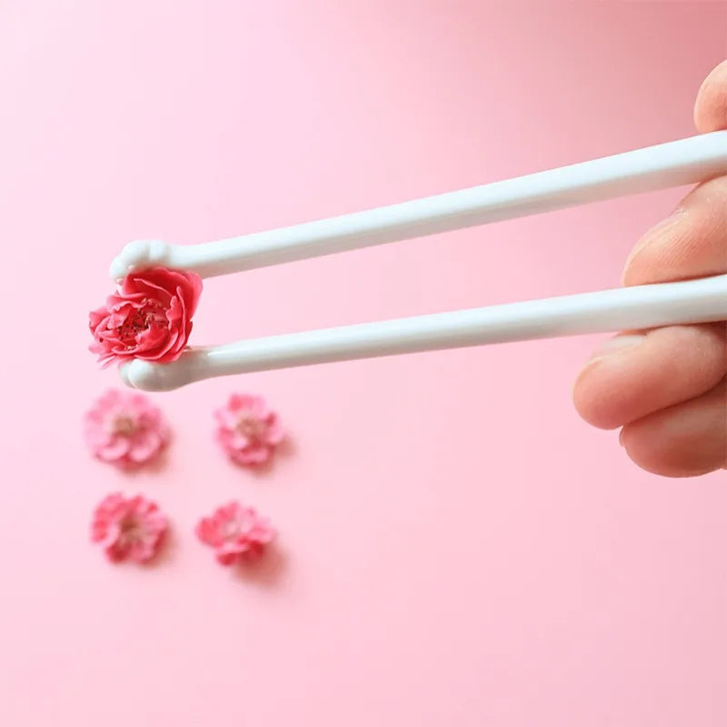 Cat Paw Training Chopsticks – Easy Grip for Kids – In Use | Toki Toy Box