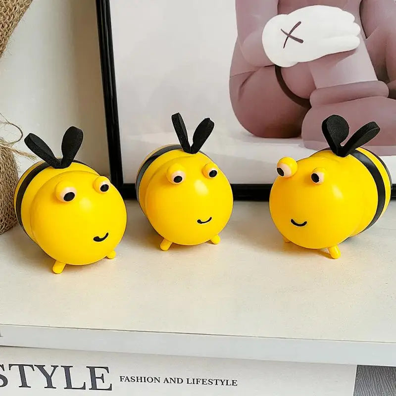 Bee Toothpick Dispenser – Cute Auto Pop Holder | Toki Toy Box – Detail | Toki Toy Box