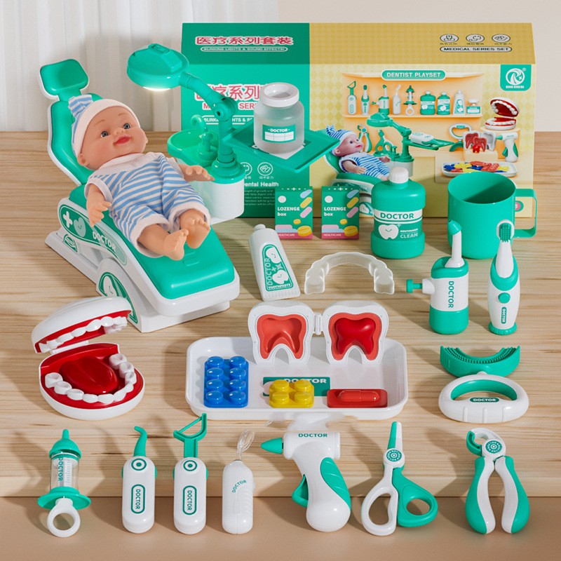 Doctor play set presented in its gift box